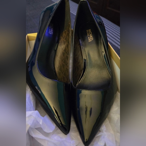 Michael Kors Alina Flex Pumps For Womens - Picture 4 of 7